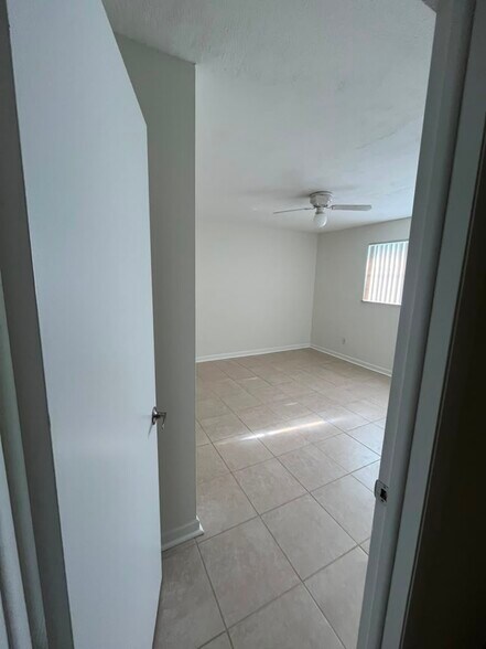 Building Photo - 2137 SE Edler Dr