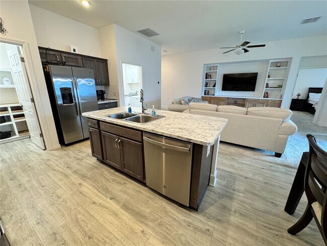 Building Photo - 5822 Roudell Wy