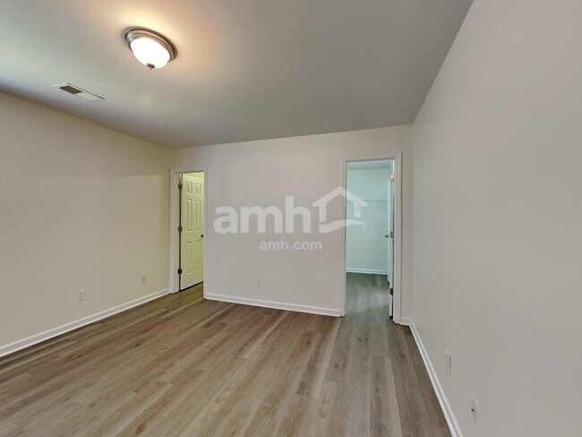 Building Photo - 5316 Silverbrook Dr