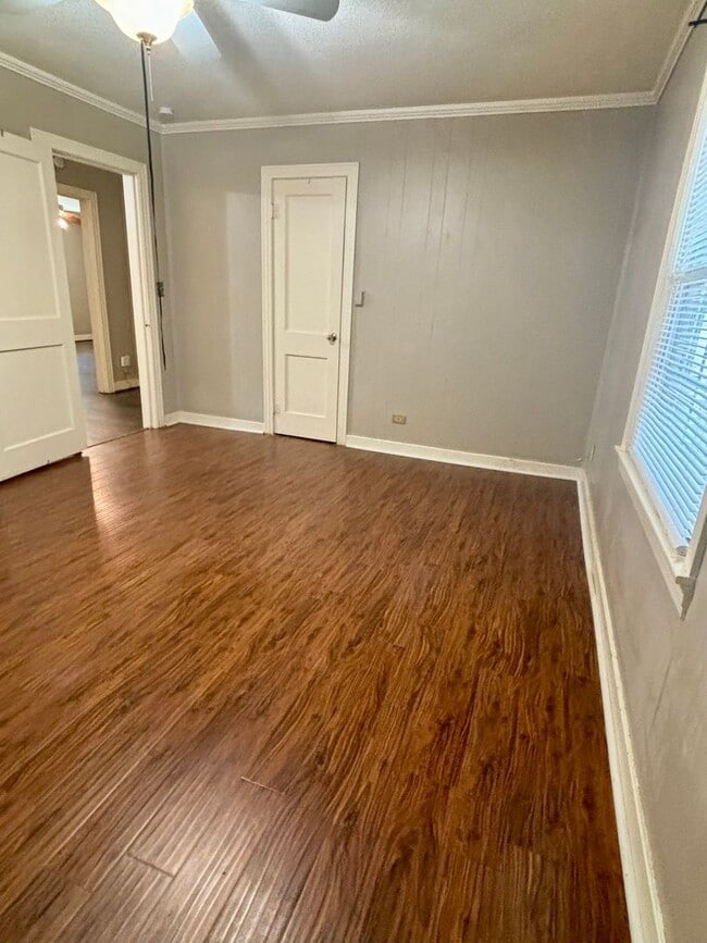 Building Photo - Cute Cottage For Rent!