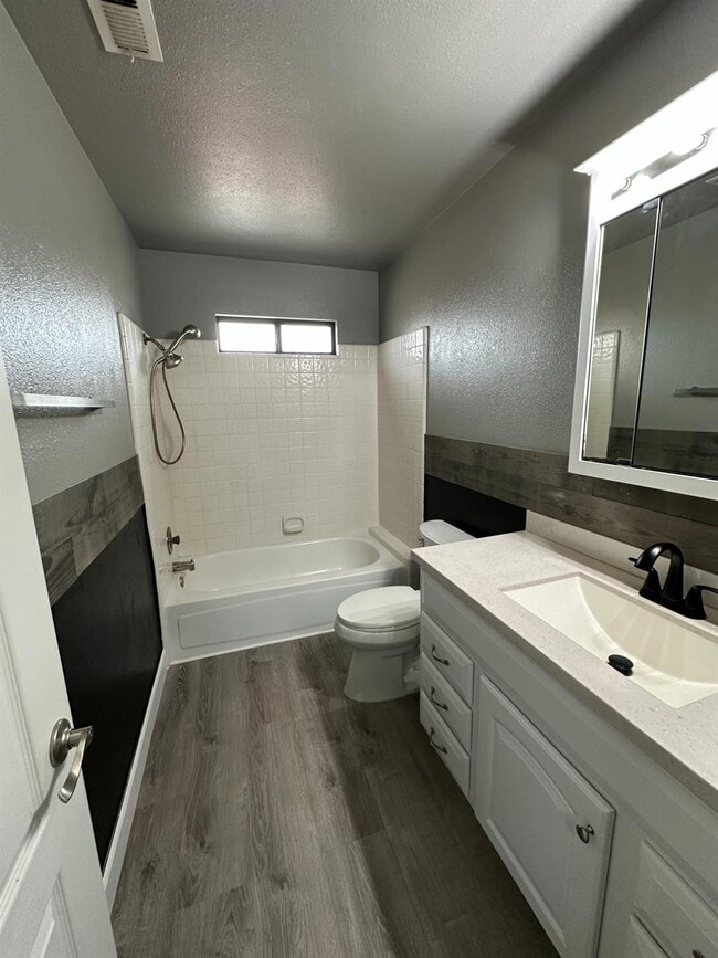 Building Photo - 3040 Boulder Ave