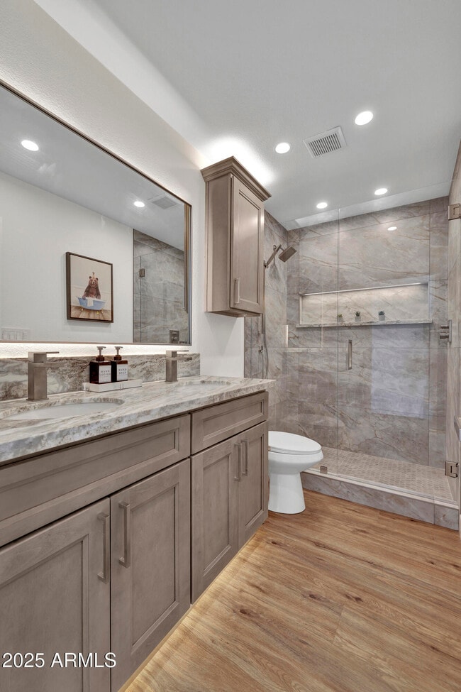 Building Photo - 1362 E Wickieup Ln