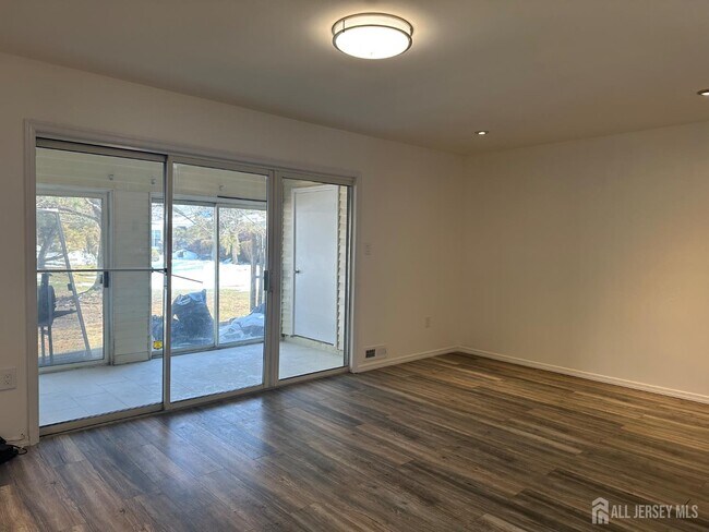 Building Photo - 402 Rittenhouse Ct