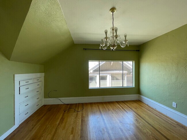 Front Bdrm 2 - 1230 Burnett St