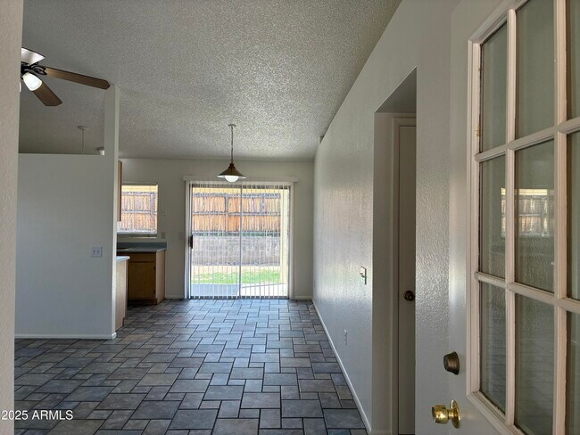 Building Photo - 3233 W Mohawk Ln