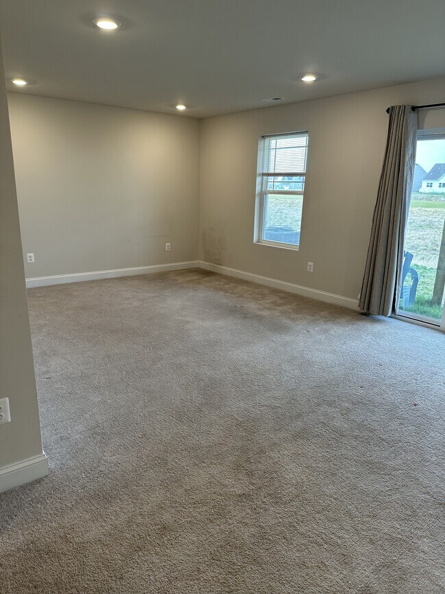 Building Photo - 35422 Wright Way