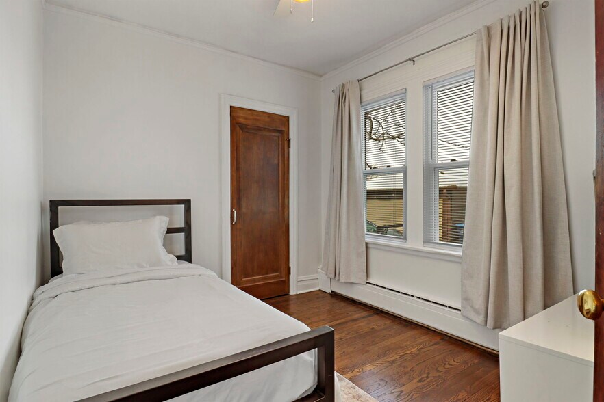 Building Photo - 814 W Keith Ave