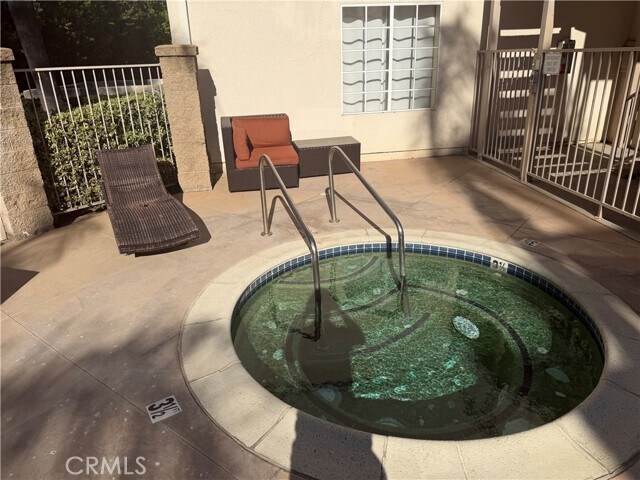 Building Photo - 5340 Las Virgenes Rd