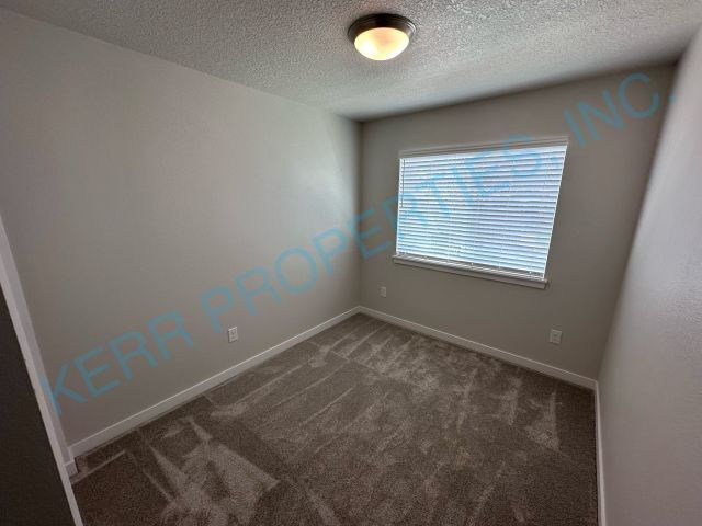 Building Photo - 8554 SE Lafayette St