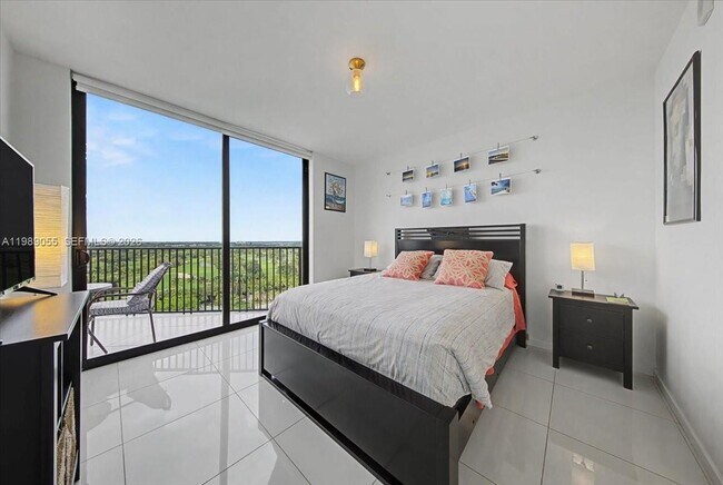 Building Photo - 5252 NW 85th Ave