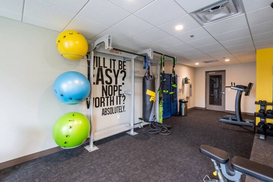 Building Photo - 211 W Mineral St