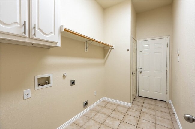 Building Photo - 15722 Wrangler Dr