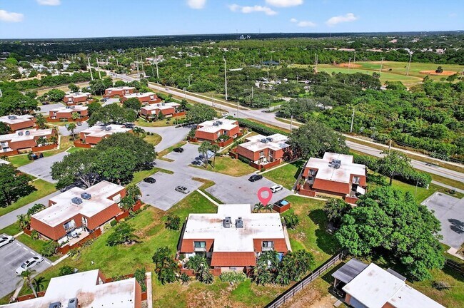 Building Photo - 3900-3900 County Line Rd