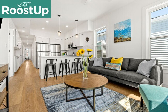 Building Photo - Furnished Private Bedroom with Private Bath in East Boston!