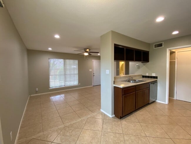 Building Photo - 1703 Coronado Hills Dr