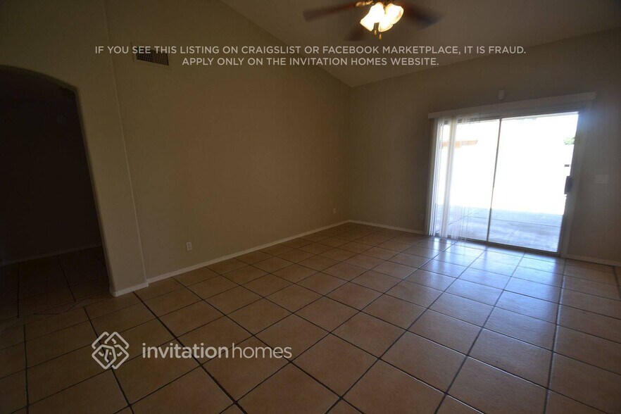 Building Photo - 8554 W Holly St