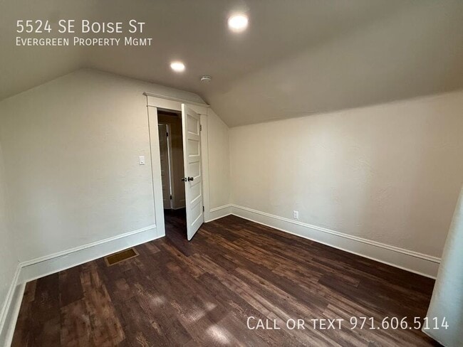 Building Photo - 5524 SE Boise St