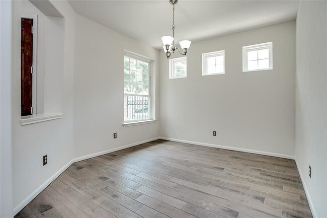 Building Photo - 5818 Pebble Bank Ln
