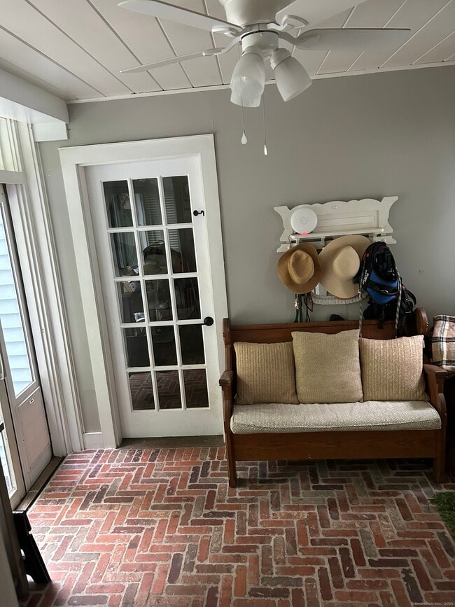 Building Photo - 290 Hamburg Rd