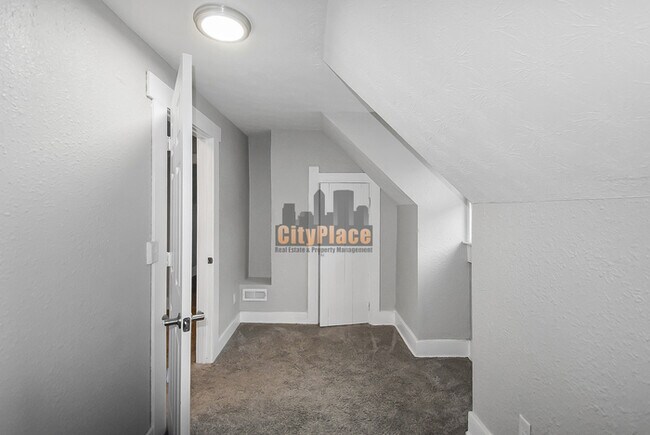 Building Photo - 1115 Keystone Ave