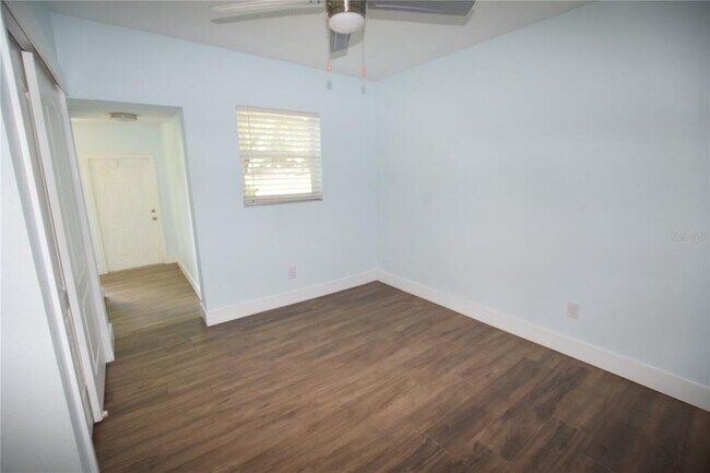 Building Photo - 2212 Hoffner Ave