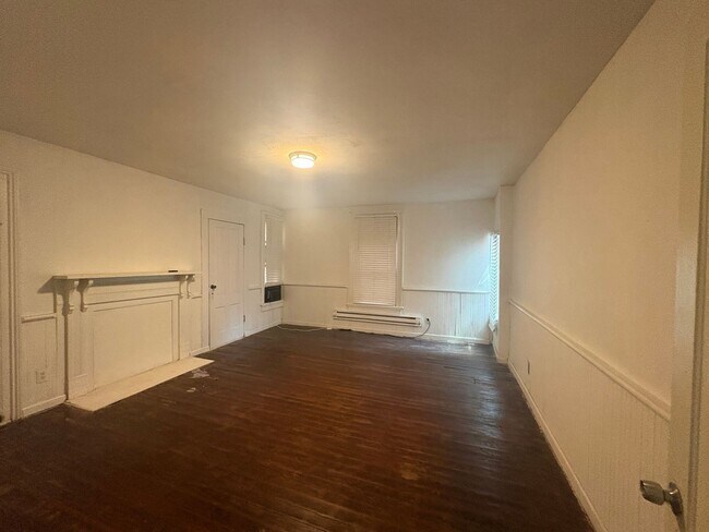 Building Photo - 871 Mulberry St