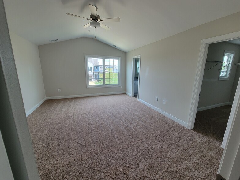 Building Photo - 10101 Amelia Ct