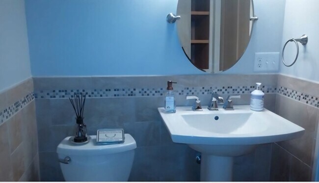 Building Photo - 22 Wapping Rd