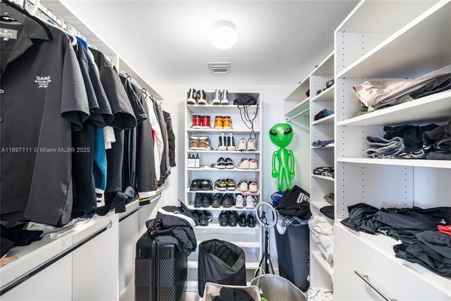 Building Photo - 488 NE 18th St