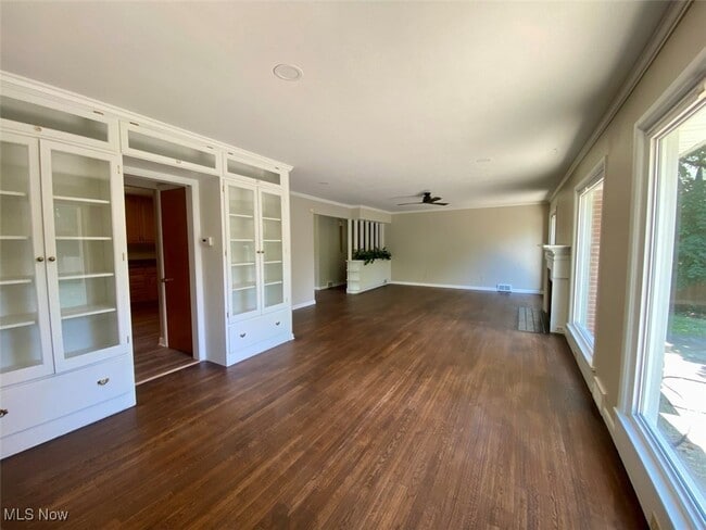 Building Photo - 456 Sunset View Dr