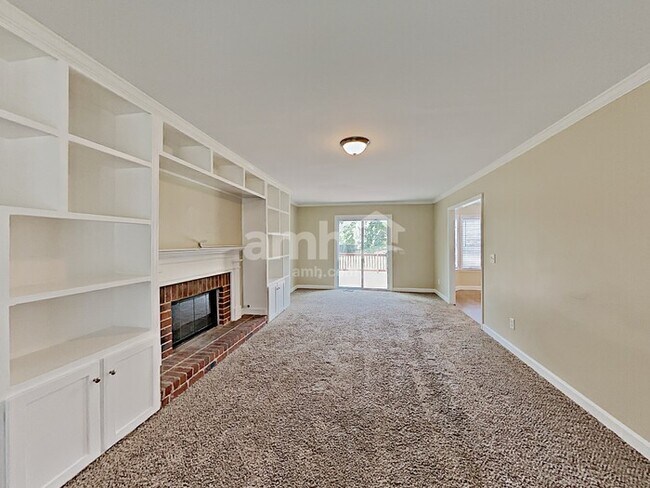 Building Photo - 2581 Douglas Ln