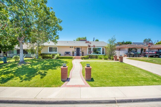 Building Photo - Welcome to Newport Beach