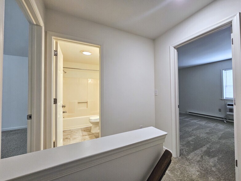 Building Photo - 104 Bradford Dr