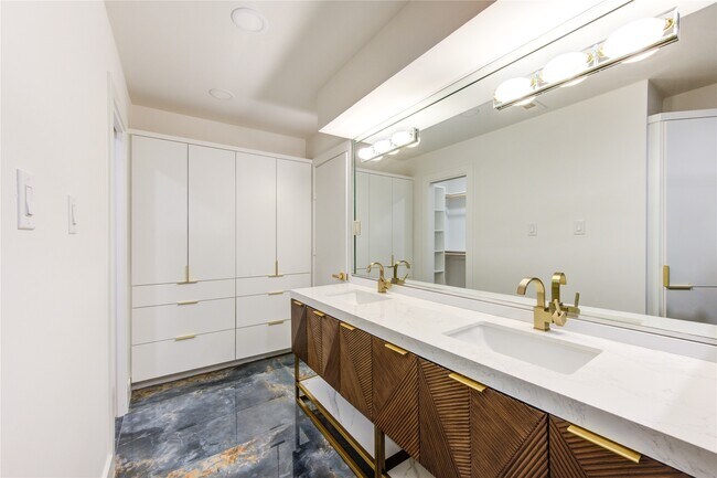 Building Photo - 7612 Olympia Dr