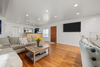 Building Photo - 5227 E Falls View Dr
