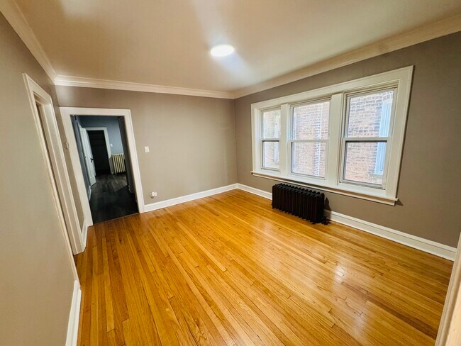 Building Photo - 6721 S Maplewood Ave