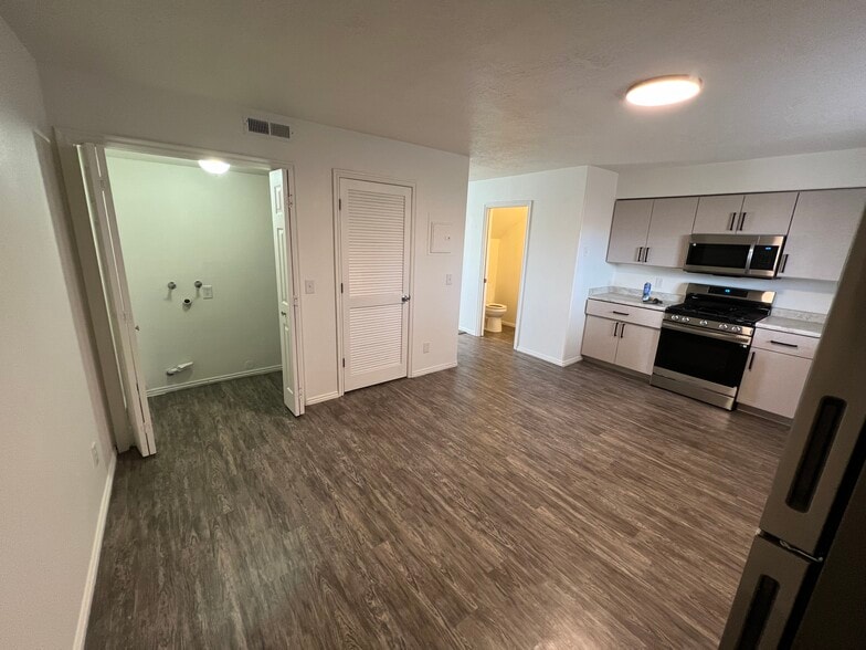 Building Photo - 126 S 850 W