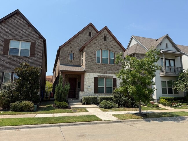 Primary Photo - 620 Courtyard Ln