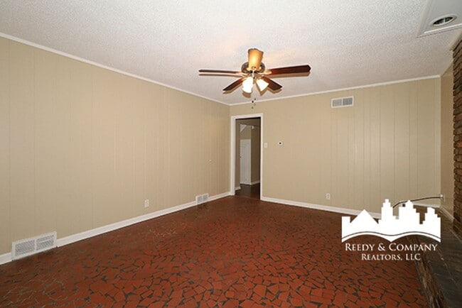 Building Photo - 2010 Tammwood Dr