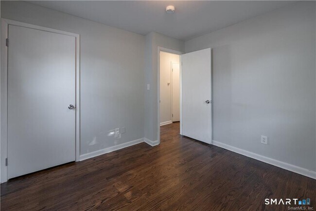 Building Photo - 927 Birmingham St