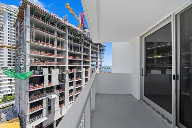 Building Photo - 3301 NE 5th Ave