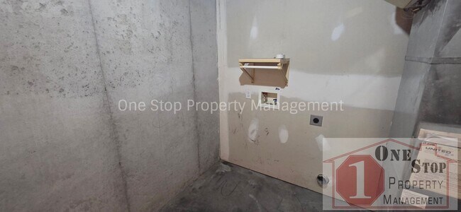 Building Photo - Beautiful 3 Bedroom & 2 Bathroom Home!