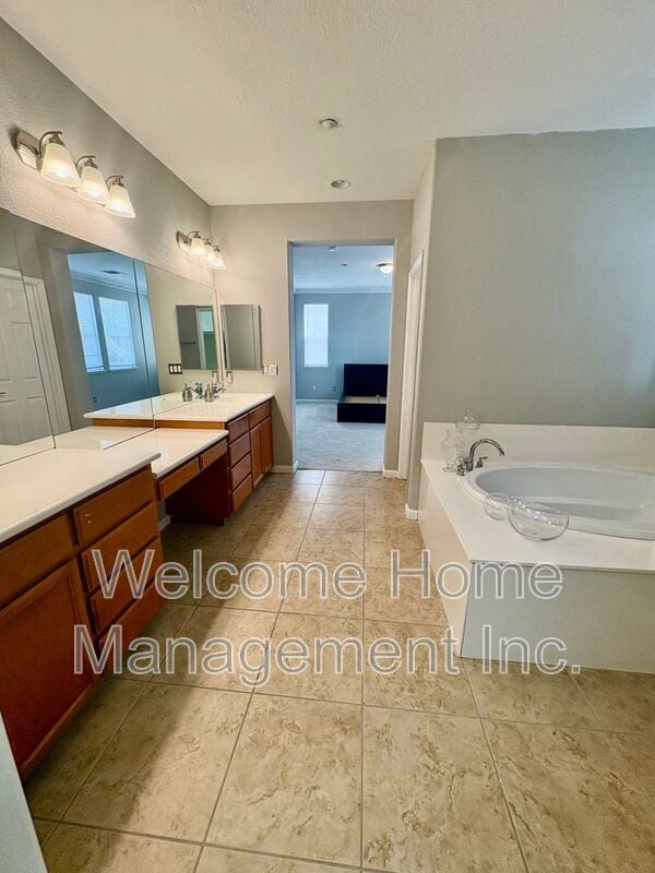 Building Photo - 6011 Daffodil Dr