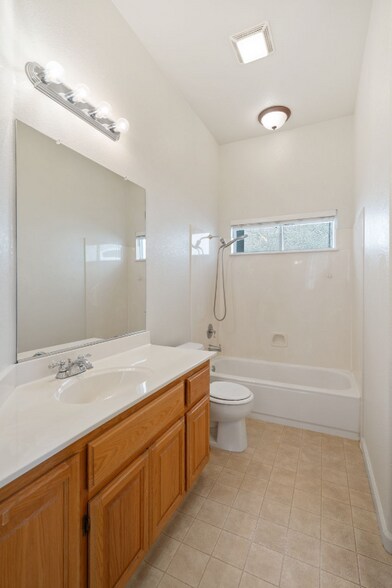 Building Photo - 2347 Amber Falls Dr