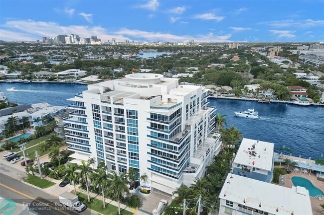 Primary Photo - 715 Bayshore Dr