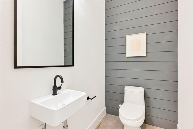 Building Photo - 3100 S 5th St