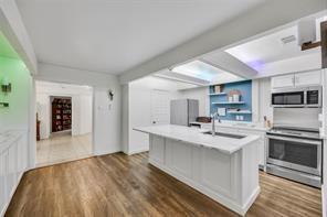 Building Photo - 6935 Helsem Way