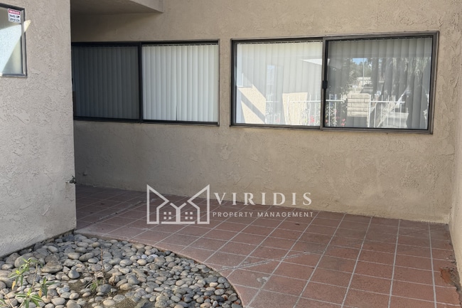 Building Photo - 1304 La Puente Dr