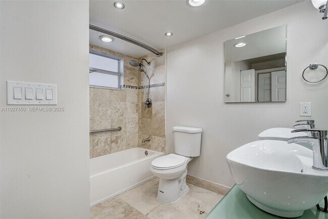 Building Photo - 121 Golden Isles Dr