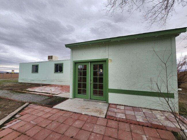 Building Photo - 1111 Hardy Ln